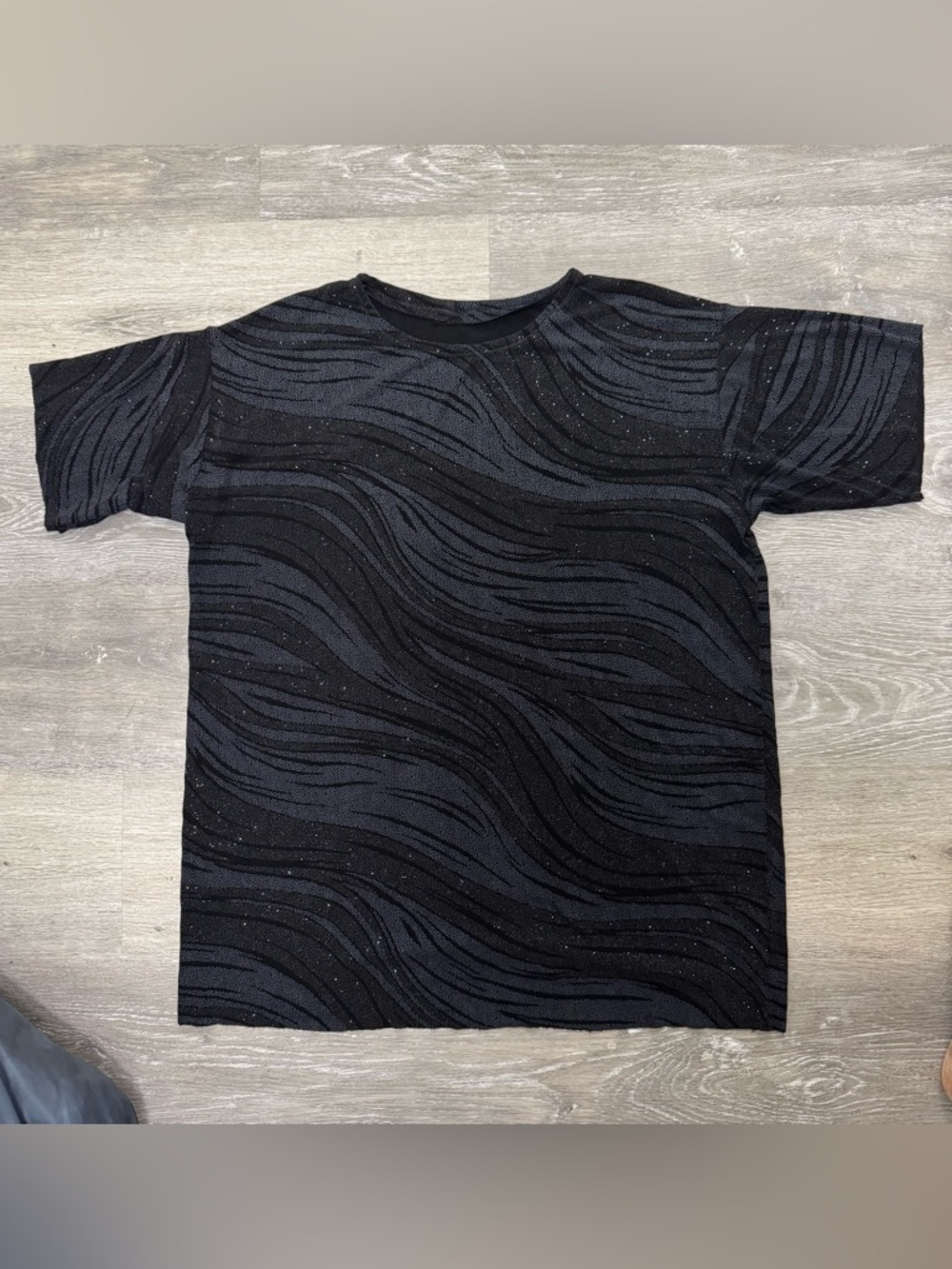 Black Wave-Pattern Short Sleeve Blouse